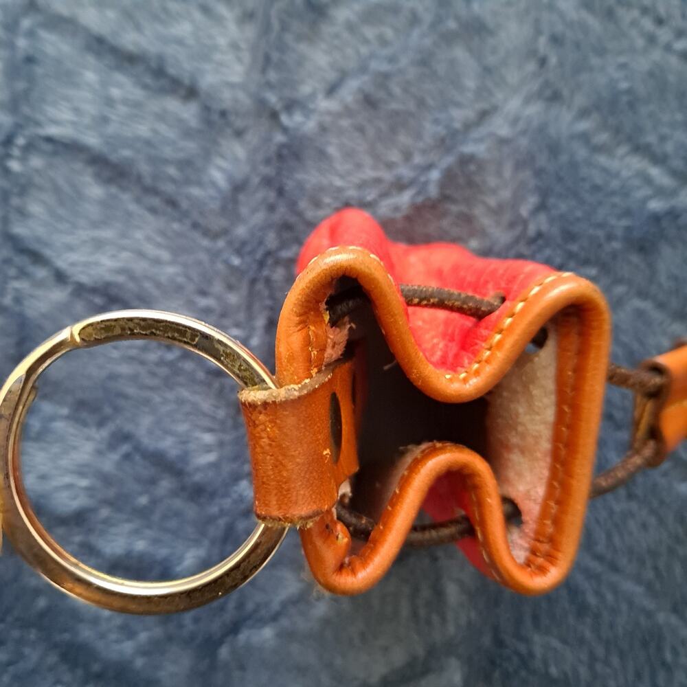 Vintage Dooney & Bourke RARE Pebbled Leather Drawstring Keychain Coin Pouch Red - Picture 5 of 7